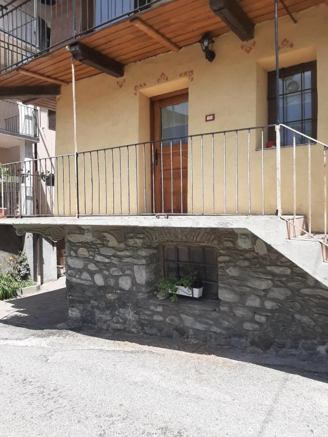 Casa Elena Διαμέρισμα Nus Εξωτερικό φωτογραφία